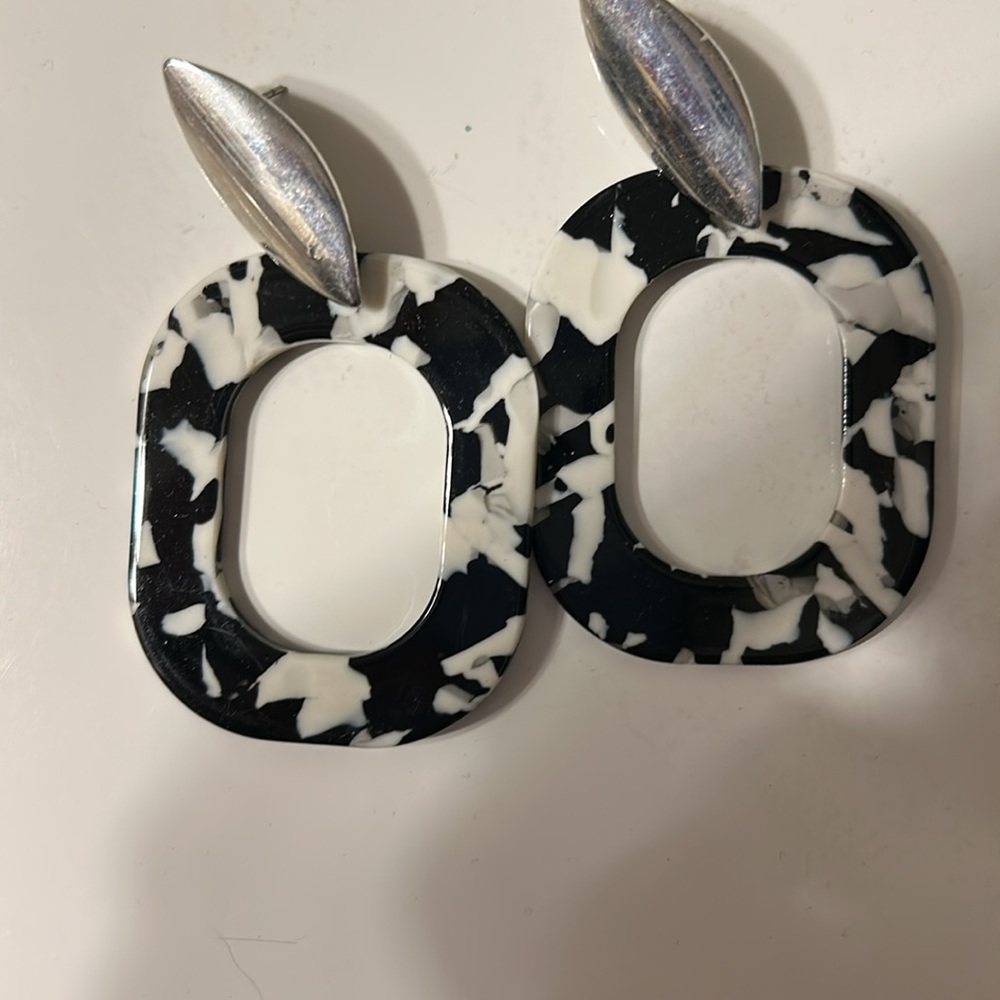 Bundle of 5 pair of earrings - Picture 4 of 7